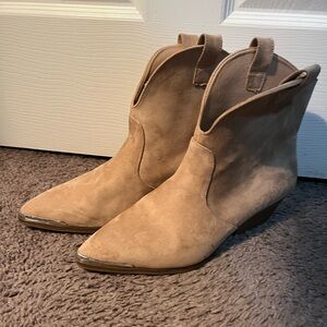 Universal threads tan Suede Ankle Boots 10